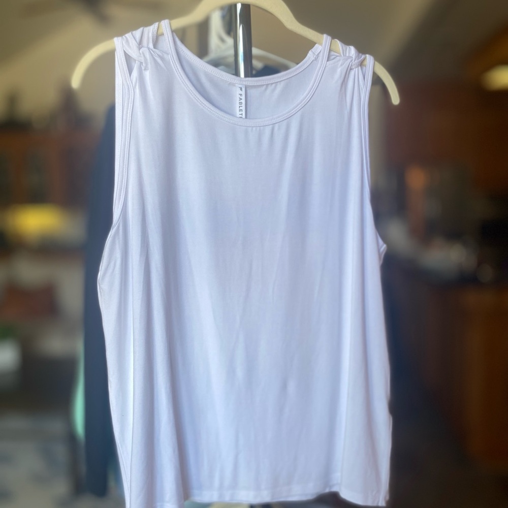 Fabletics white tank top S 4-6